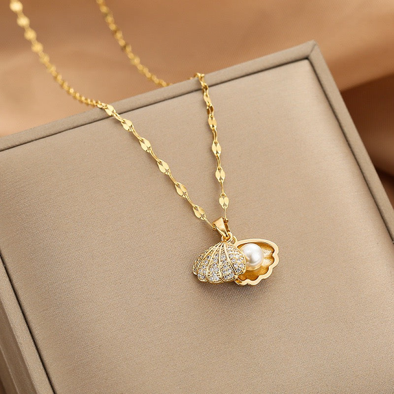 Women Gold Plated Flower Zircon Necklace, Elegant Floral Pendant Jewelry