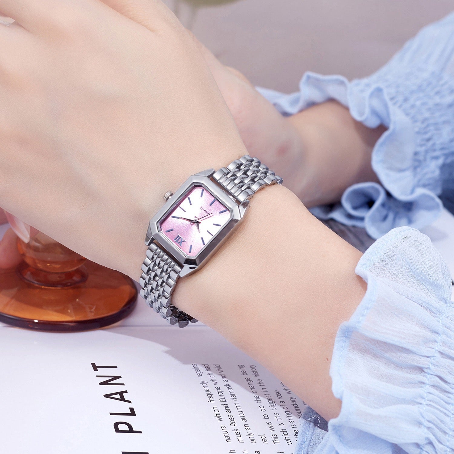 Women Square Gold Bracelet Wrist Watch, Luxury Analog Quartz Ladies Wristwatch