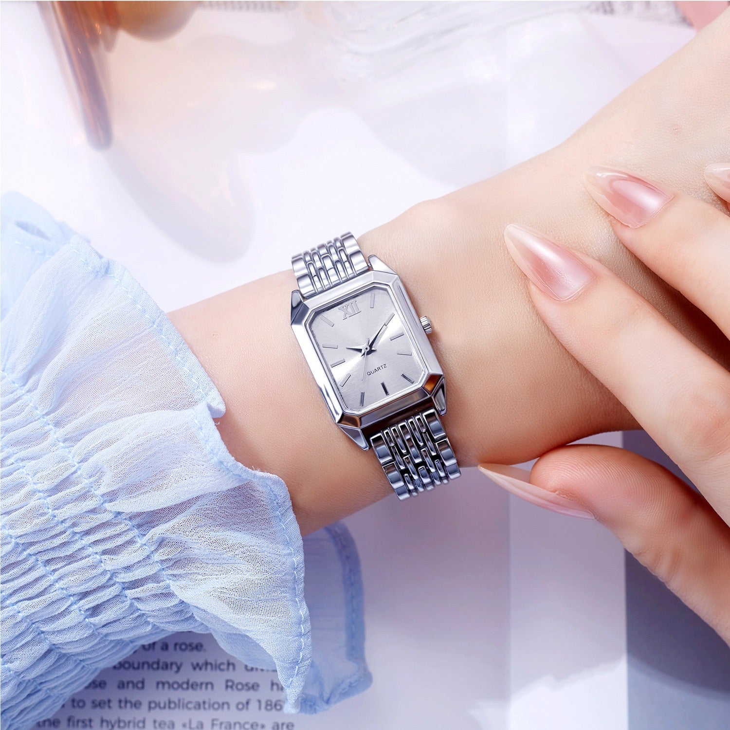 Women Square Gold Bracelet Wrist Watch, Luxury Analog Quartz Ladies Wristwatch