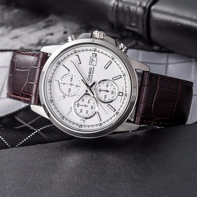 Casio Men Chronograph Watch, White Dial Brown Leather Strap Quartz Wrist Watch With Date Display