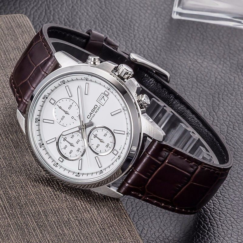 Casio Men Chronograph Watch, White Dial Brown Leather Strap Quartz Wrist Watch With Date Display