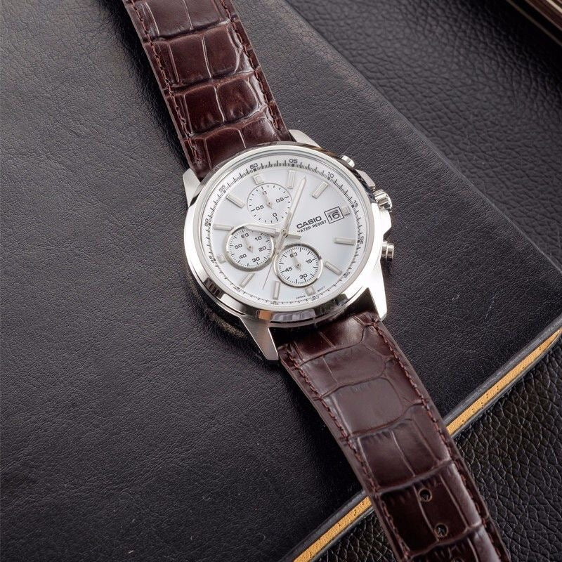Casio Men Chronograph Watch, White Dial Brown Leather Strap Quartz Wrist Watch With Date Display