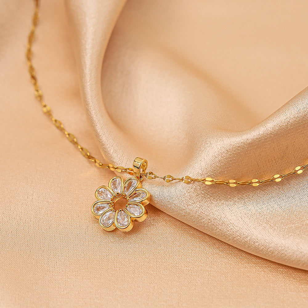 Women Gold Plated Flower Zircon Necklace, Elegant Floral Pendant Jewelry